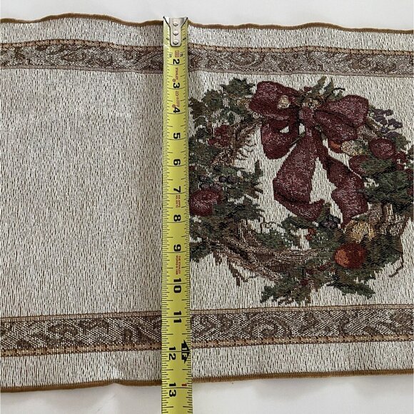 Christmas Wreath Tapestry Table Runner Cheri Blum Gold Tassels USA Made 72" x 13 - Picture 12 of 15